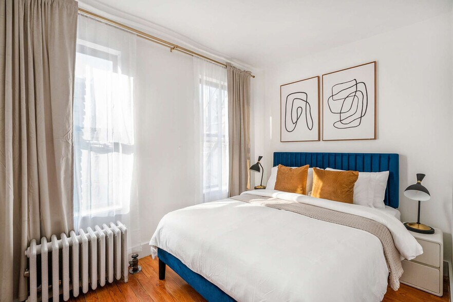Building Photo - 444 W 48th St