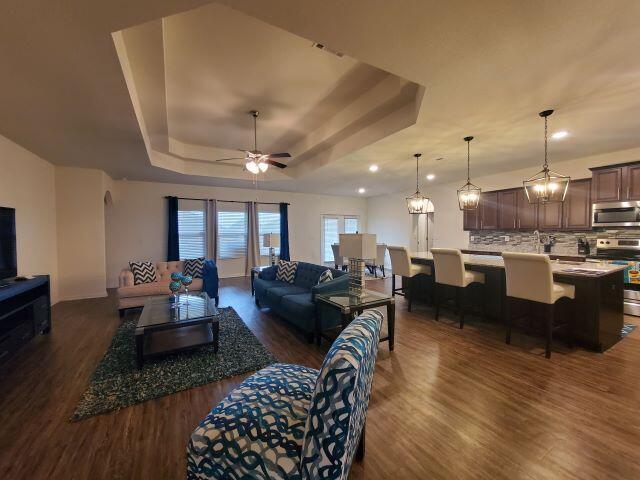 Building Photo - 329 Merlin Ct
