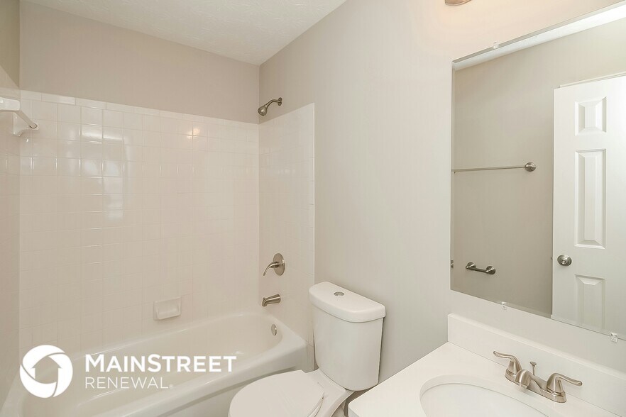 Building Photo - 130 Carriage Lake Dr