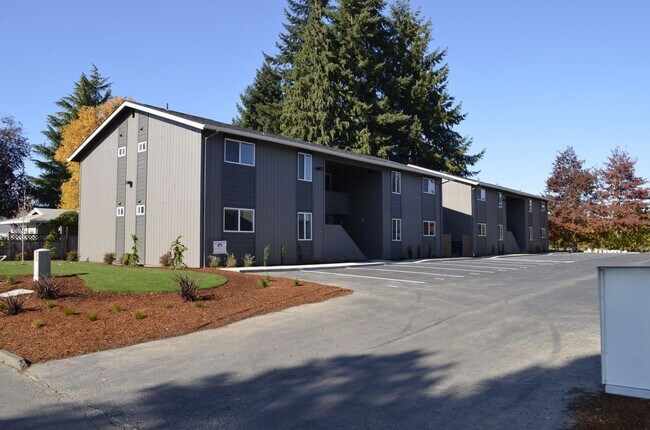 Primary Photo - 2 Bedrooms, 2 FULL baths one block from WOU!