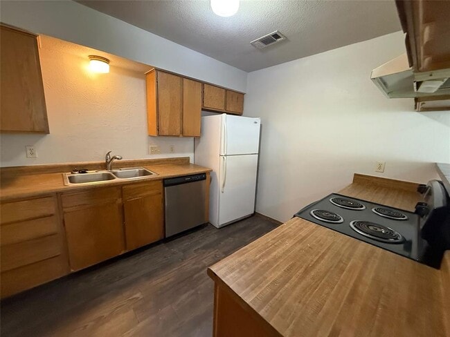 Building Photo - 7601 St Amant Pl