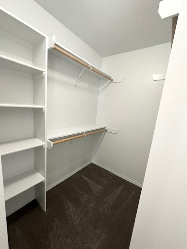 Building Photo - Affordable living at Westside Apartments!