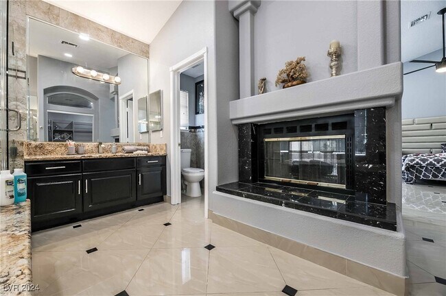 Primary Photo - 1400 Castle Crest Dr