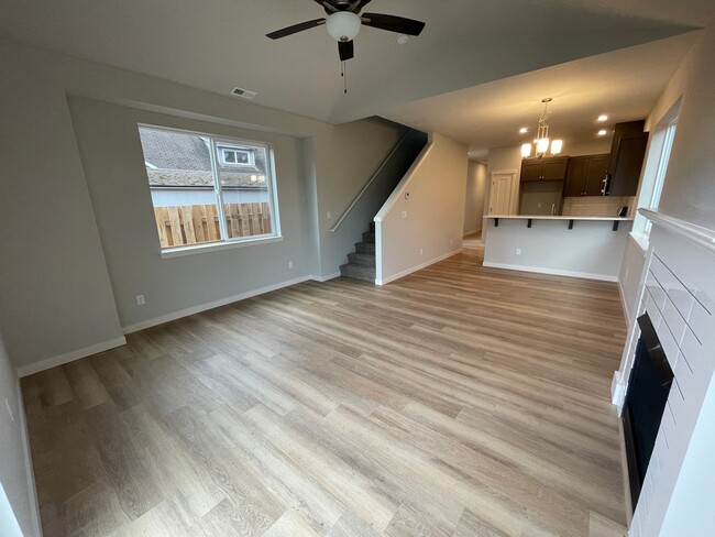 Building Photo - Modern 3b/2ba Energy Star Certified Home I...