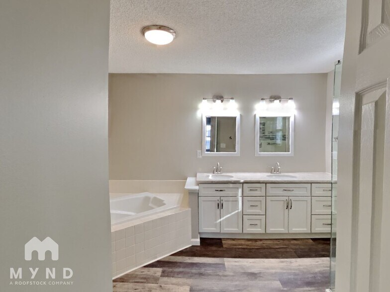 Building Photo - 3564 Haywood Ct