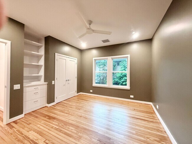 Building Photo - 1412 Sul Ross St