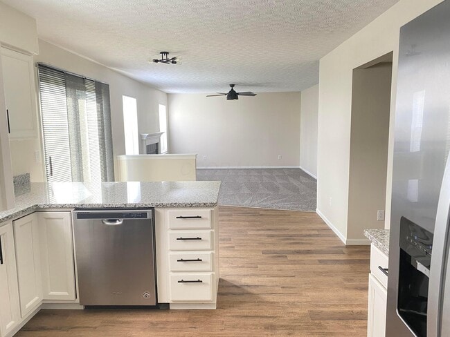 Building Photo - 6089 Pirthshire St