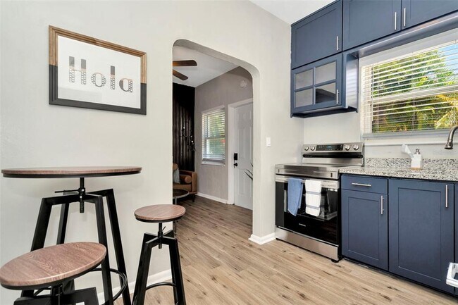 Building Photo - 2121 Dr M.L.K. Jr St N