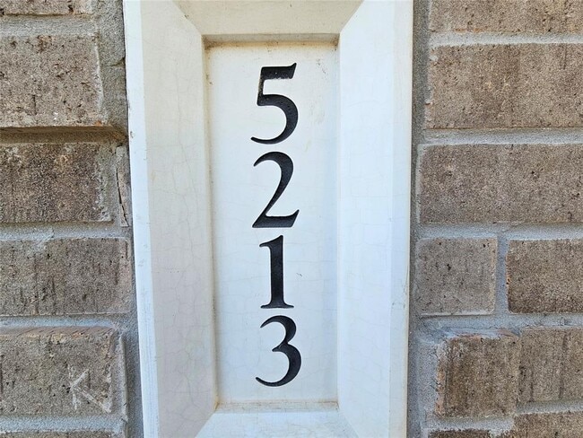 Building Photo - 5213 English Glade Dr