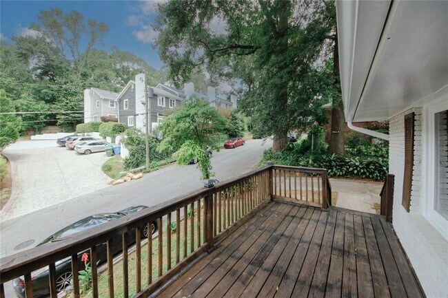 Building Photo - 895 Durant Pl NE