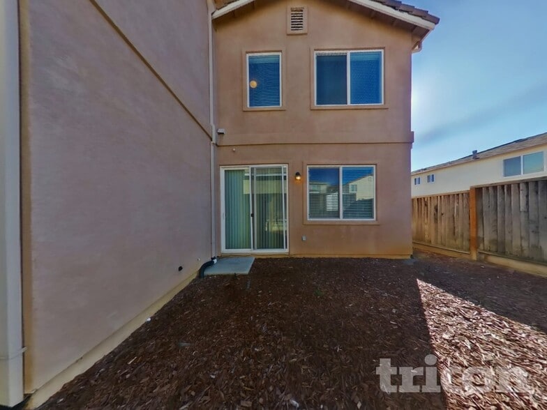 Building Photo - 1895 Bramblewood Dr