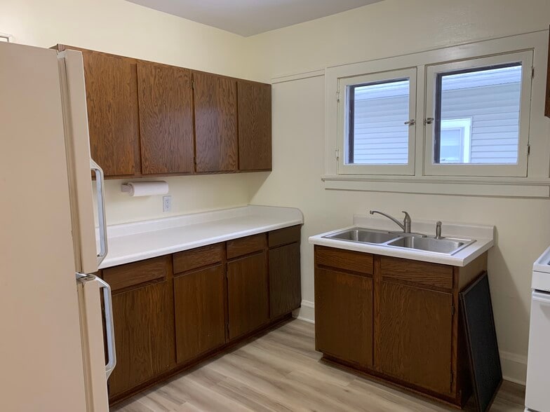 First floor kitchen - 6830 Kinsman St