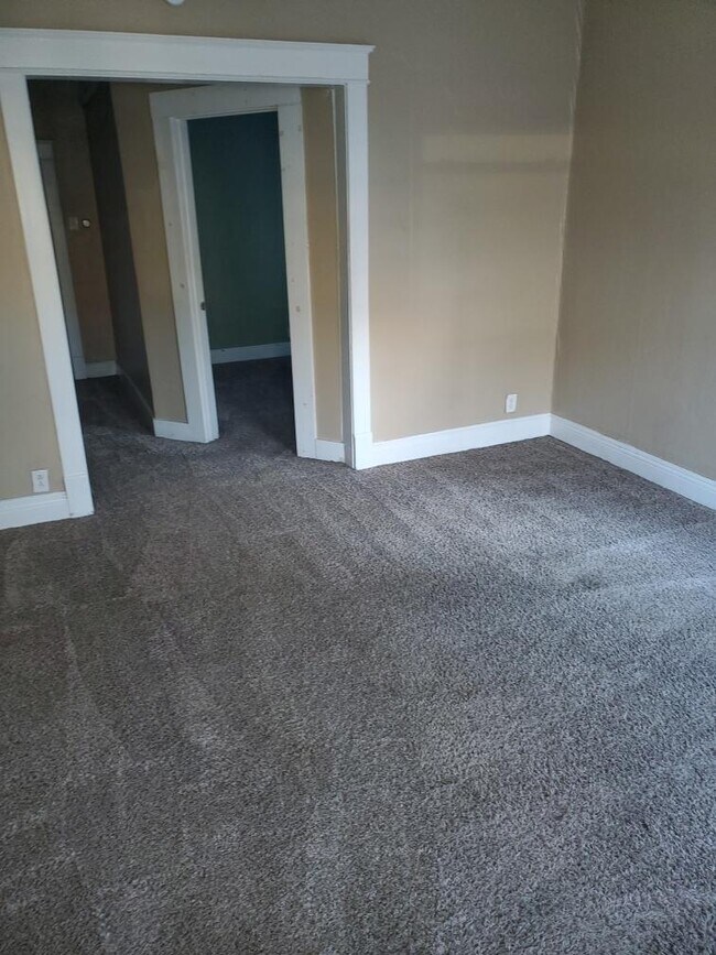 Building Photo - 111 N West St