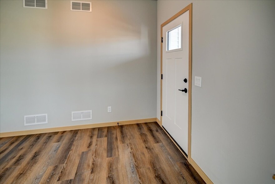 Building Photo - 4831 Suelo Rd