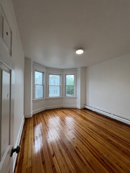 Building Photo - 66 W 18th St