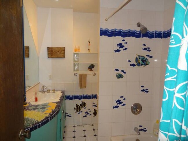 Main Floor Sailboat Bathroom with Tub/Shower - 946 14th Ave SW