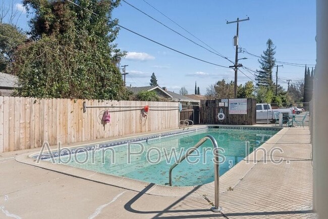 Building Photo - 1255-1275 Williams Way