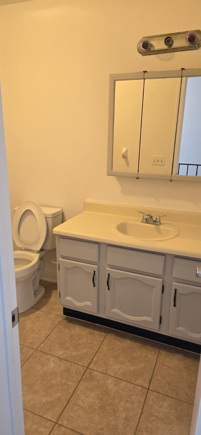 Building Photo - 5 Union St