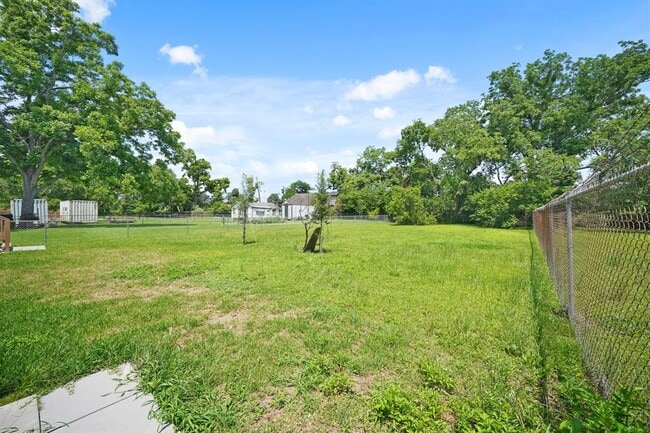 Building Photo - 4914 Lavender St