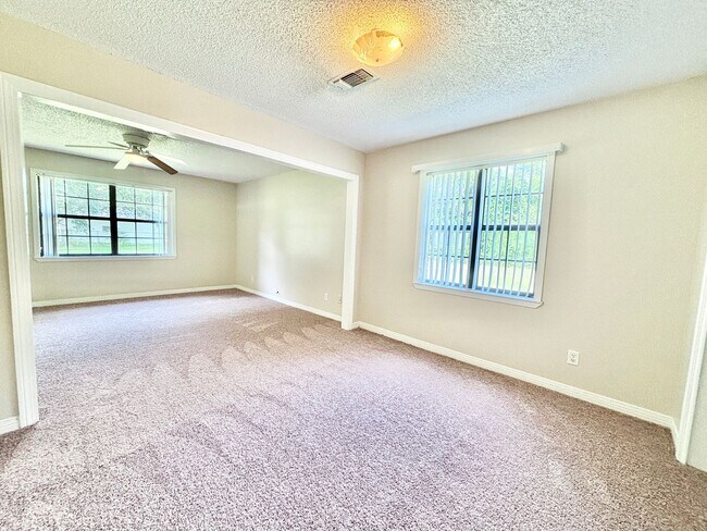 Building Photo - Spacious 3-Bedroom Home