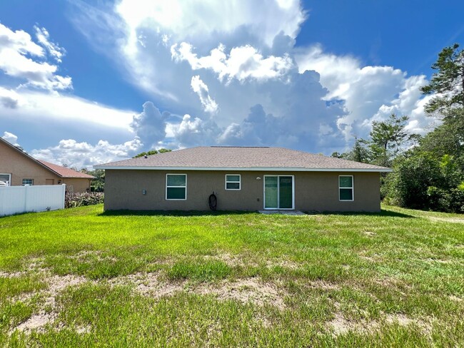 Building Photo - WONDERFUL 3 Bedroom, 2 Bathroom Home in Oc...