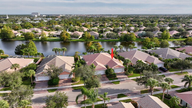 Building Photo - 11361 SW Pembroke Dr