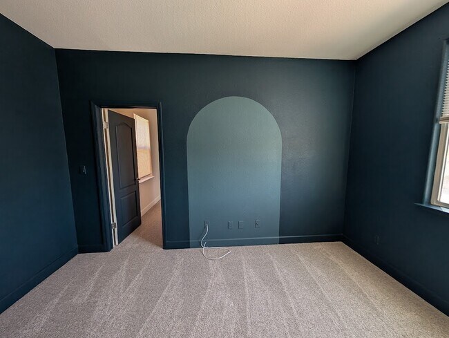 Building Photo - 208 Yellow Rose Cir