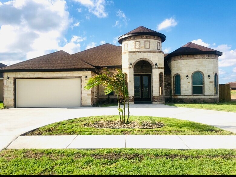 Building Photo - 3873 Tolosa St