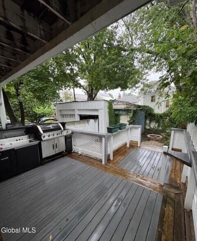 Building Photo - 147 Homestead Ave