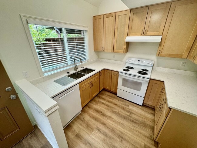 Building Photo - Two-Story Townhouse By Avery Park