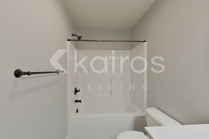 Building Photo - 6928 Holly Ct