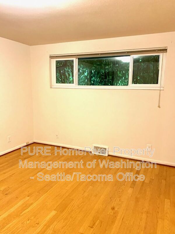 Building Photo - 2253 E Roanoke St