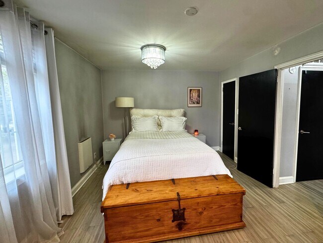 Building Photo - Modernized Fully Furnished 1BR, 1BA Condo at Arbors of Arlington