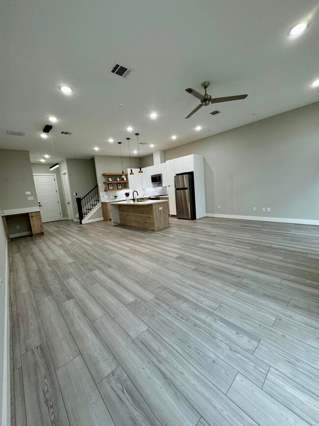 Building Photo - 7040 Avenue N