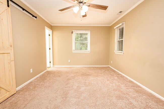 Building Photo - 419 Boros Rd