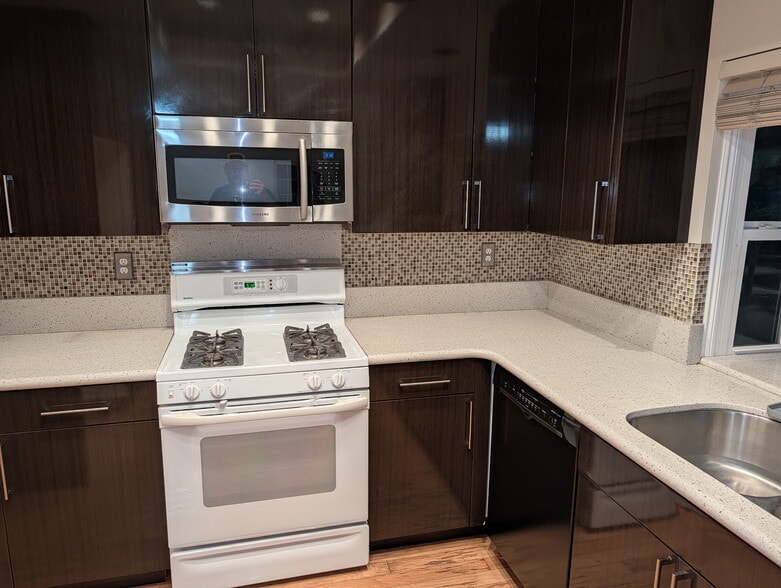 Building Photo - 3649 Birdsong Ave