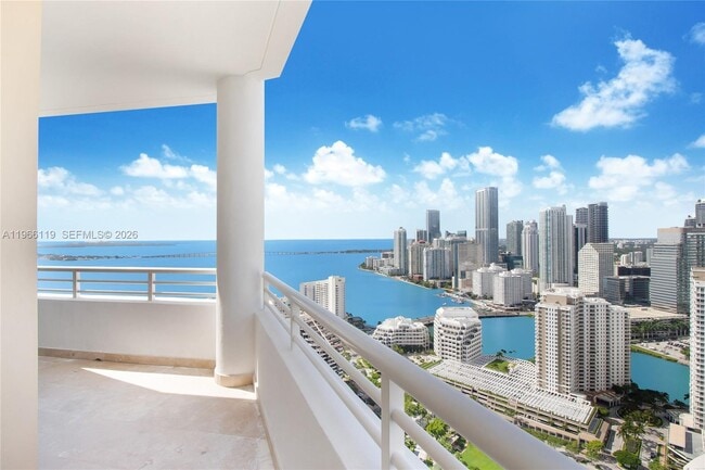 Building Photo - 848 Brickell Key Dr