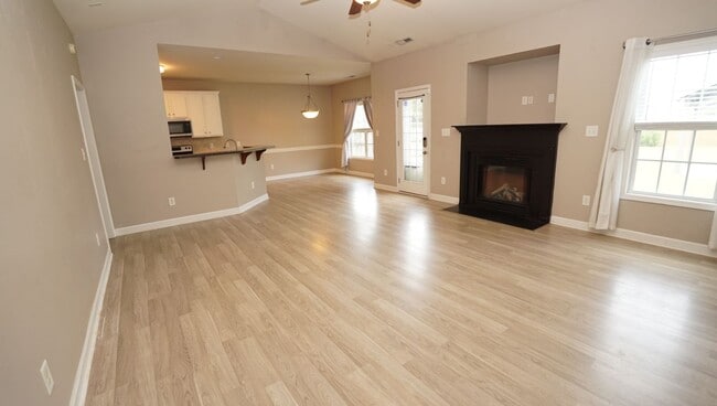 Building Photo - 147 Moonstone Ct