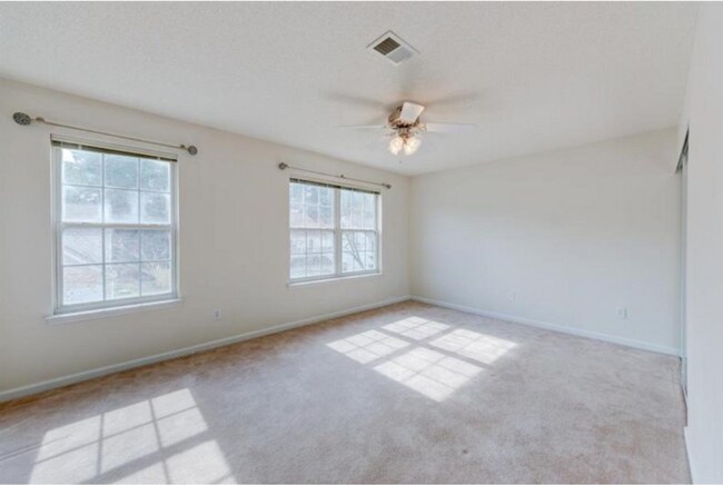 Building Photo - 4 Ledgerock Way