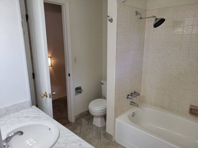 Building Photo - 5129 Rainbow Harbour Cir