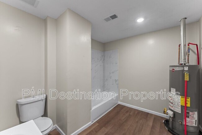 Building Photo - 719 5th St