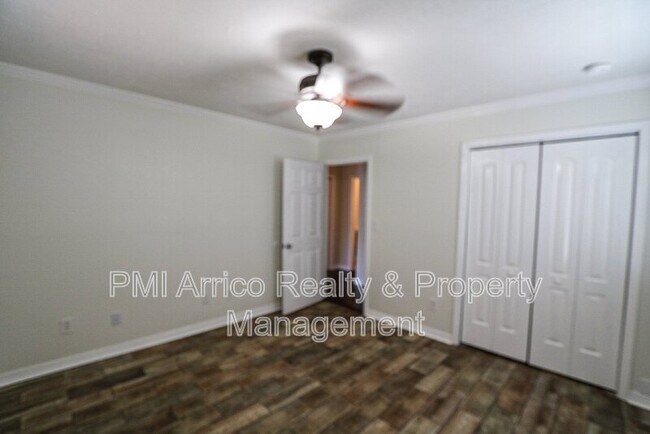 Building Photo - 4419 W Euclid Ave
