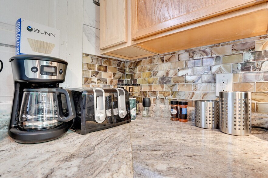 Building Photo - 184 Butler Ave