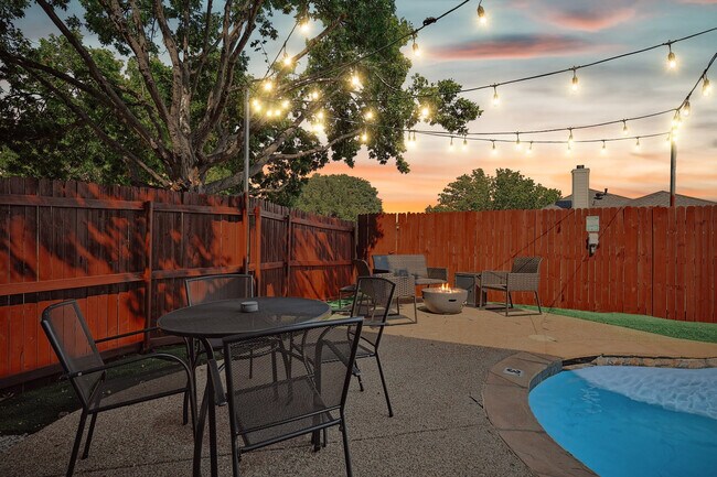 Building Photo - 967 Grand Central Pkwy