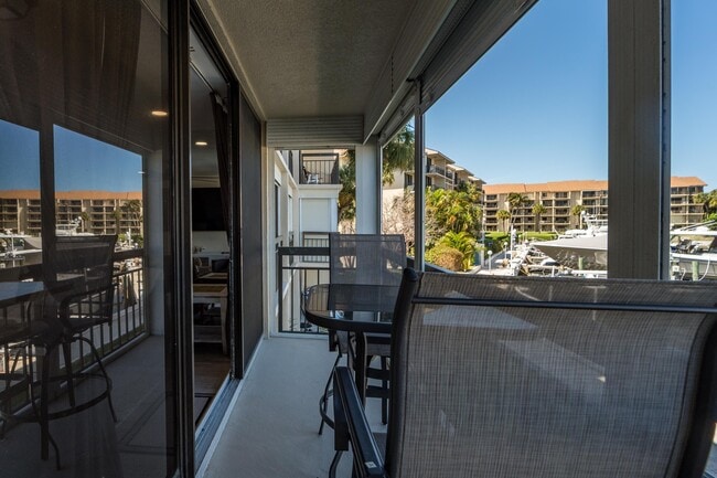 Building Photo - 2501 Marina Isle Way
