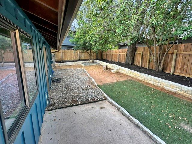 Building Photo - 1413 Valleyridge Dr