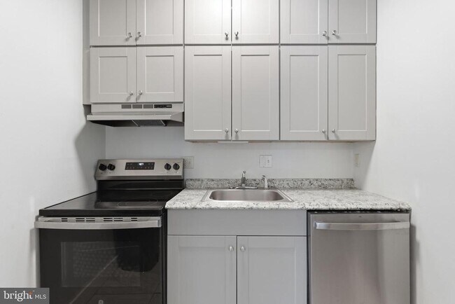 Building Photo - 237 8th St NE