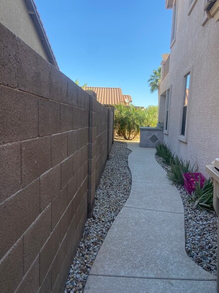 Building Photo - 25730 W Crown King Rd