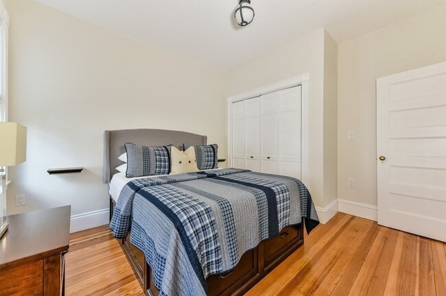 Building Photo - 132 Paul Gore St