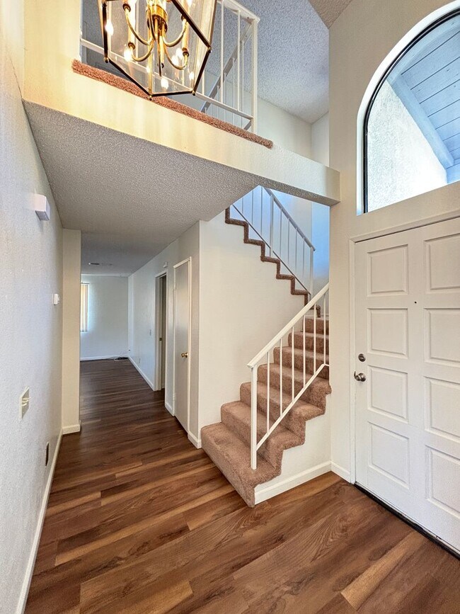 Building Photo - West Lancaster Home